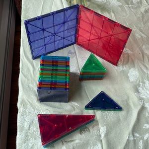 Magna-Tiles magnetic tiles triangles and squares